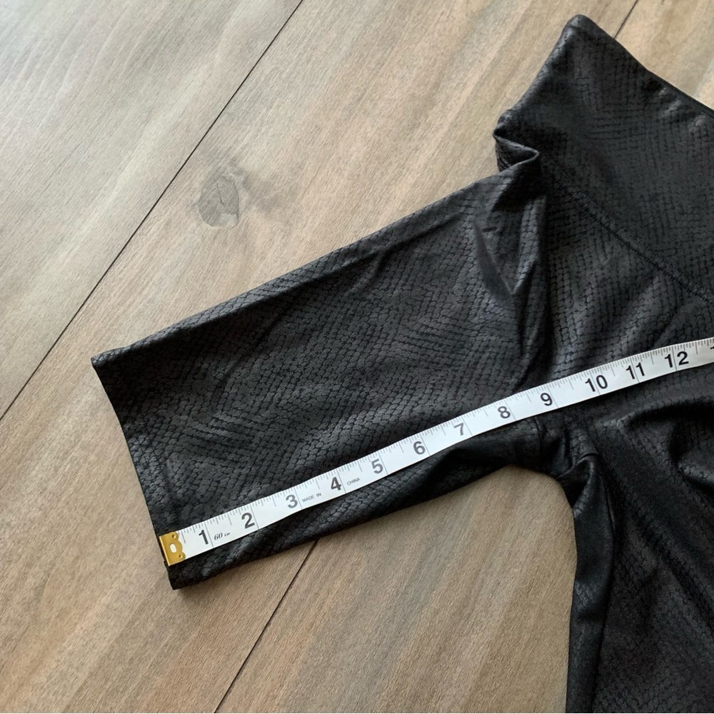 Spanx faux leather high rise biker shorts black size small - Picture 6 of 10